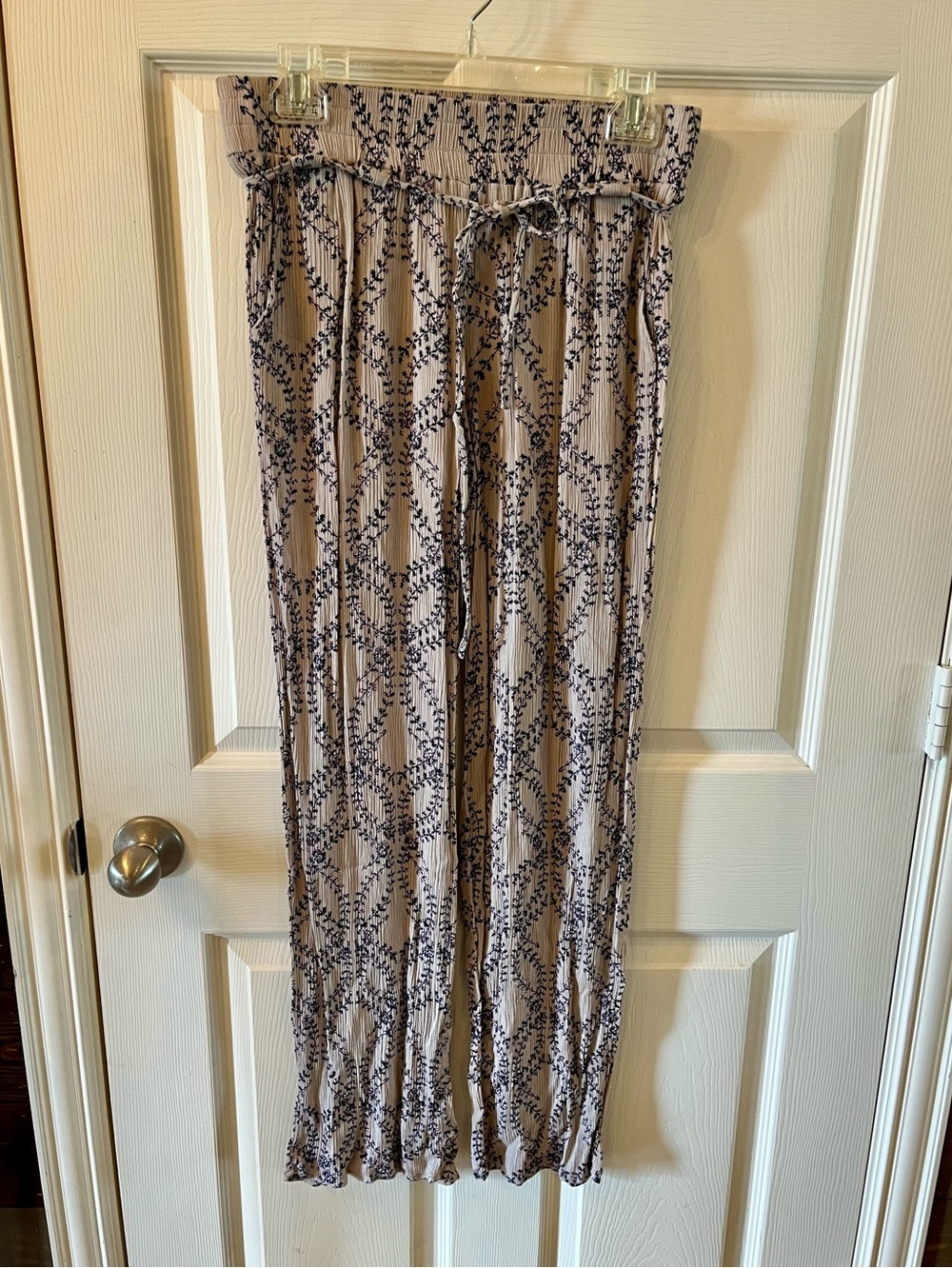 Boom Boom Jeans Beige Wide-Leg Navy/Pink Vintage-Style Print Pants, Medium